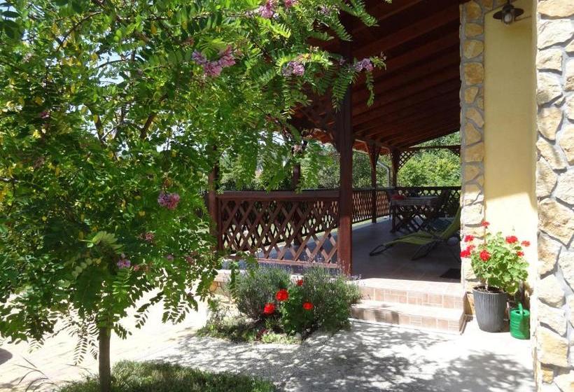 Пансион Veranda Vendégház Pécsely