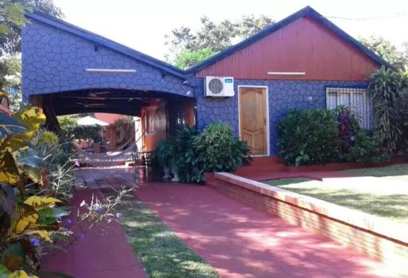 هاستل Posada Basiliza, Encarnación Py