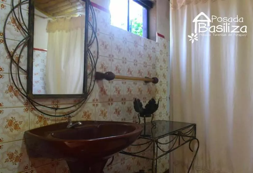 هاستل Posada Basiliza, Encarnación Py