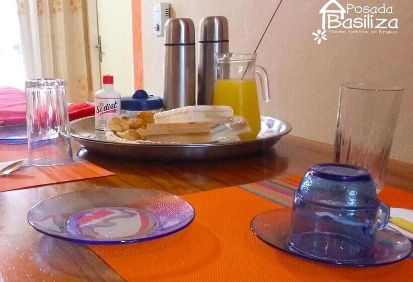 هاستل Posada Basiliza, Encarnación Py