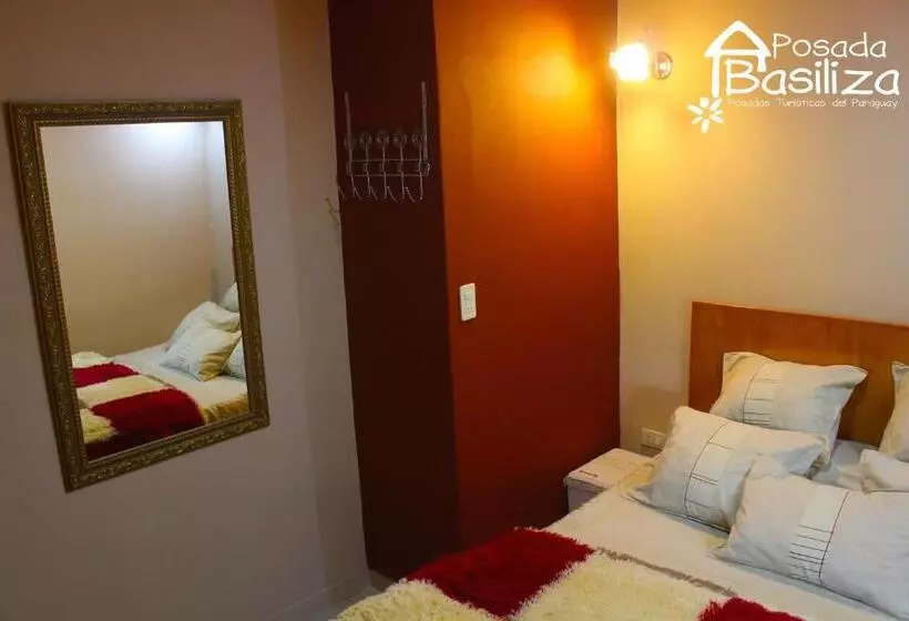 هاستل Posada Basiliza, Encarnación Py