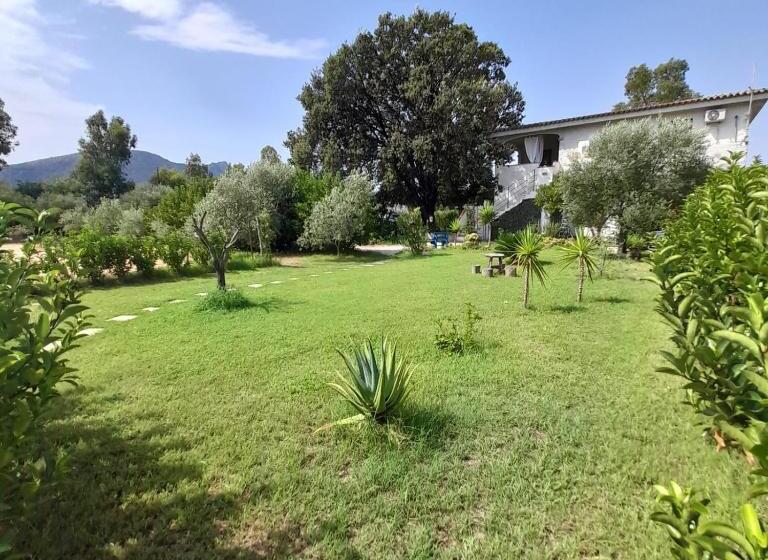 بنسيون Santu Paulu Country House