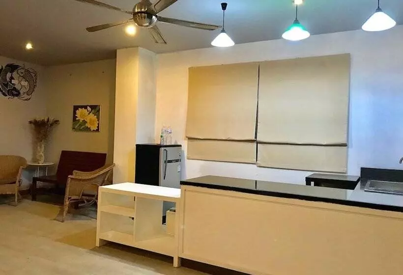 ユースホステル Hiranyika Cafe And Bed