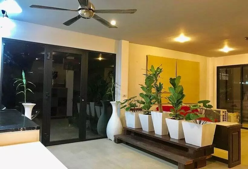 ユースホステル Hiranyika Cafe And Bed