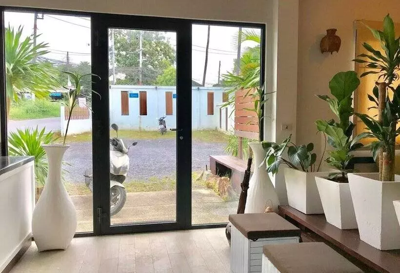 ユースホステル Hiranyika Cafe And Bed