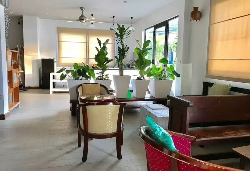 ユースホステル Hiranyika Cafe And Bed
