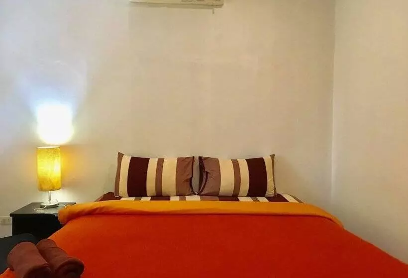 ユースホステル Hiranyika Cafe And Bed