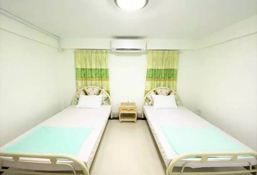 Guesthouse Sagami Cambodia   Hostel