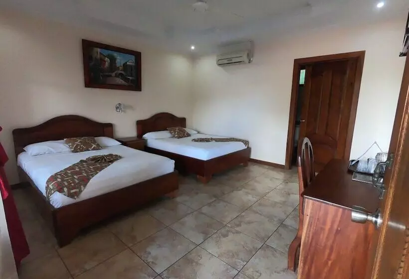 Hotelli Cabinas Sueño Real Guatuso