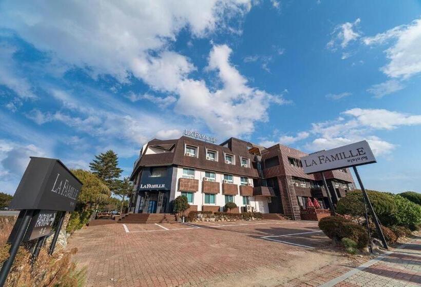 Hotel La Famille