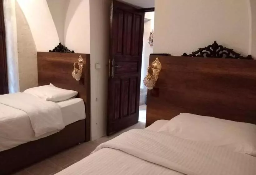 هتل La Riva Konakları