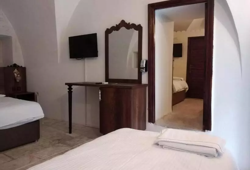 هتل La Riva Konakları