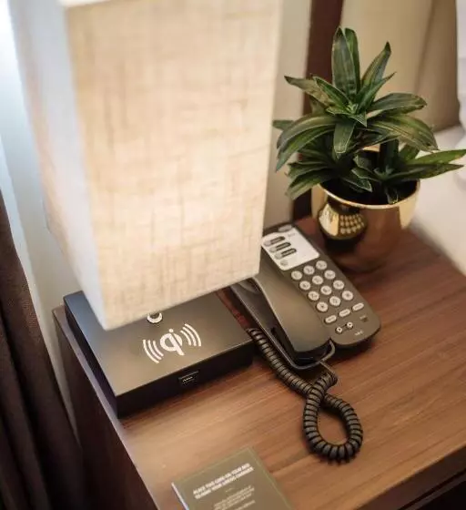 ホテル Rovira Suites