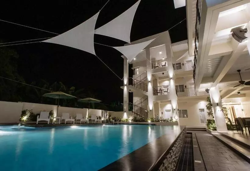 ホテル Rovira Suites