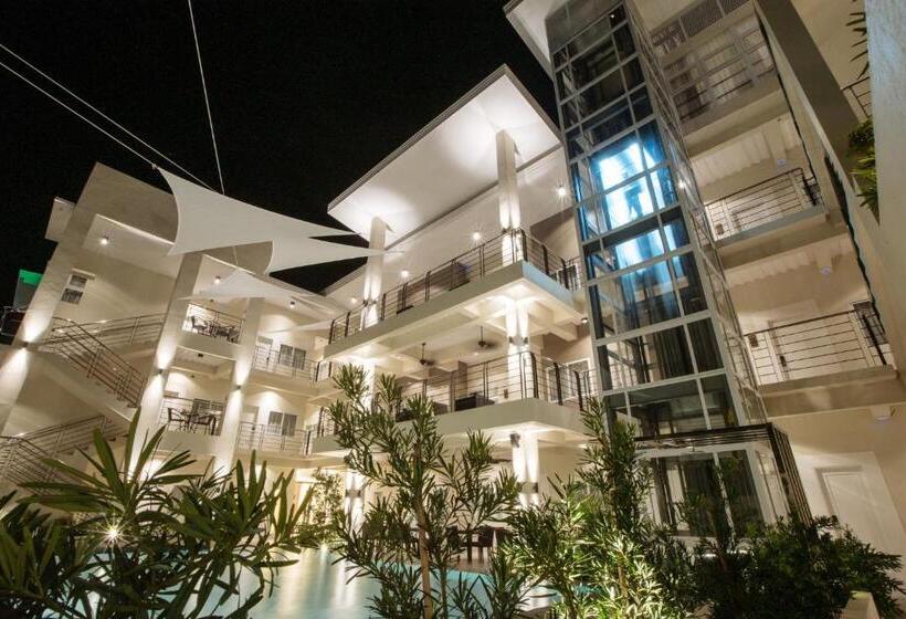 בית מלון כפרי Rovira Suites