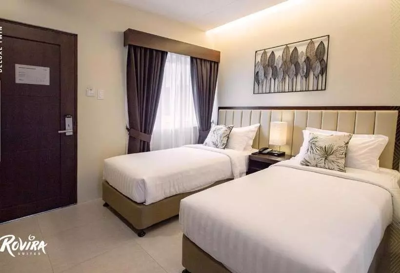 ホテル Rovira Suites