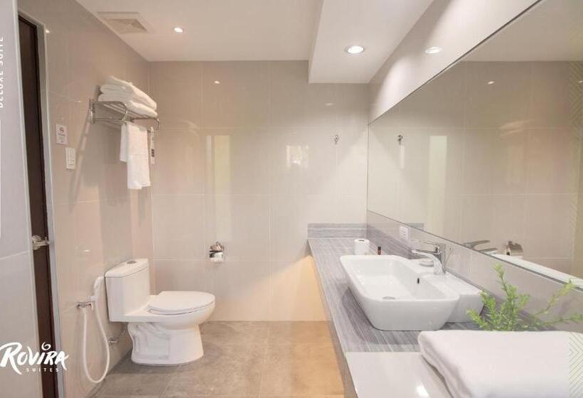 בית מלון כפרי Rovira Suites