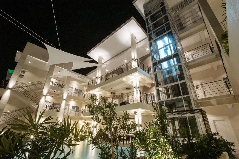 בית מלון כפרי Rovira Suites