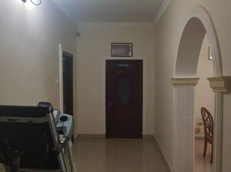 Rayoni Guesthouse B&b