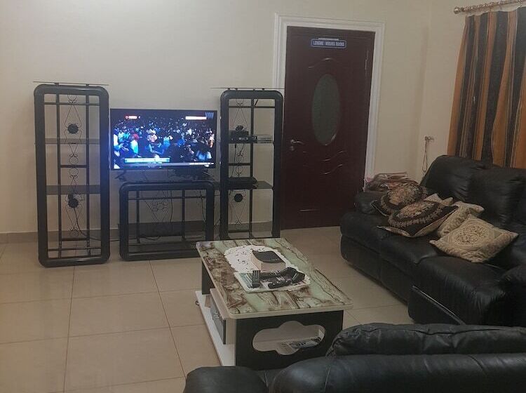 Rayoni Guesthouse B&b