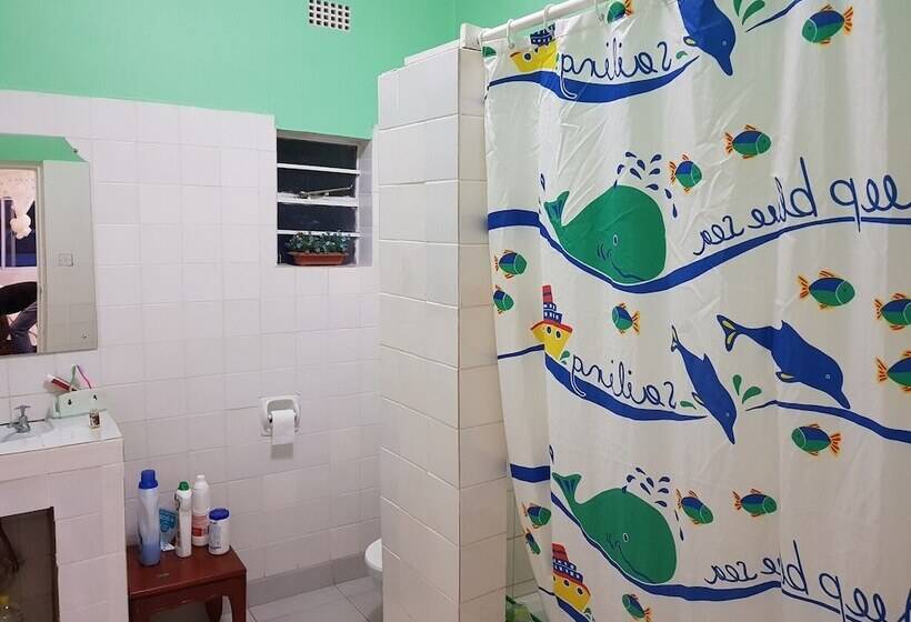 Rayoni Guesthouse B&b