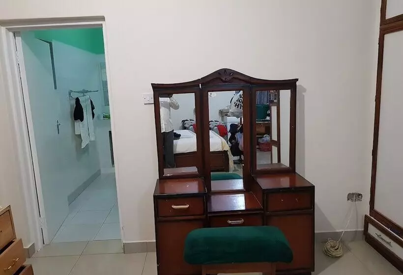 Rayoni Guesthouse B&b