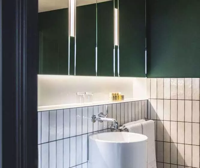 The Gate London City