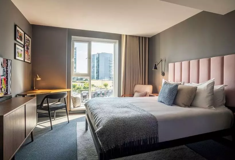 The Gate London City