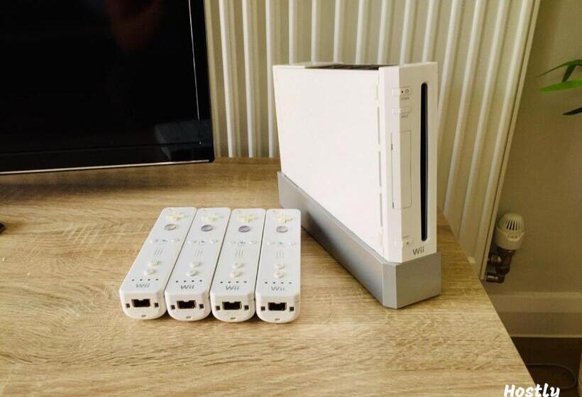 Albatross House   Comfy Home With Parking