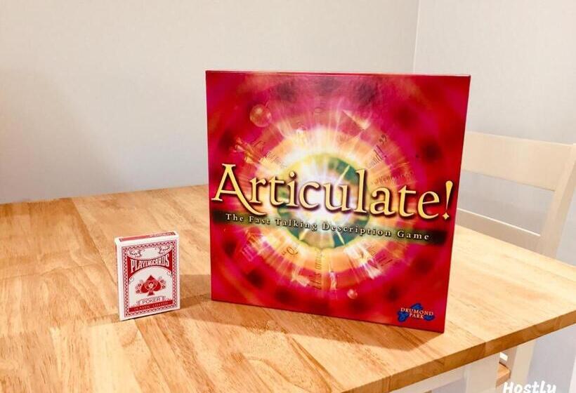 Albatross House   Comfy Home With Parking