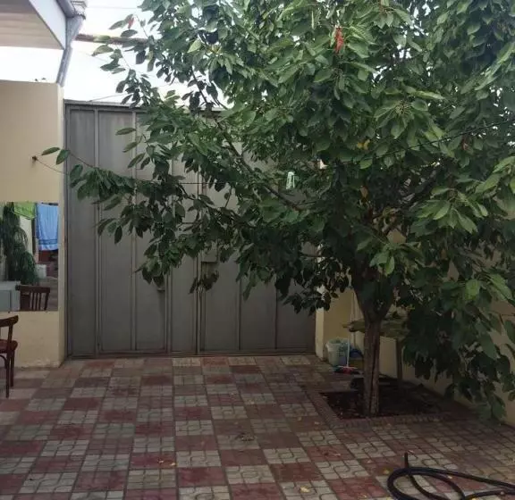 هاستل Huseyn Houses