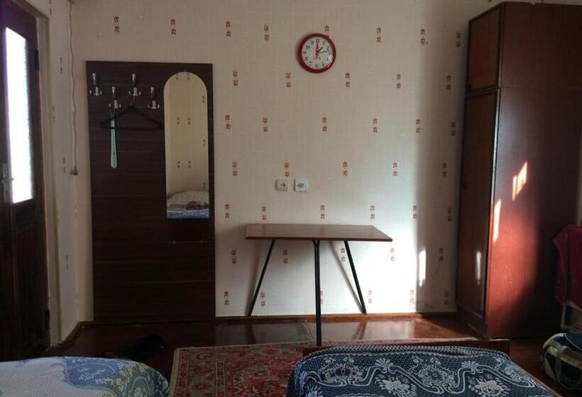 هاستل Huseyn Houses