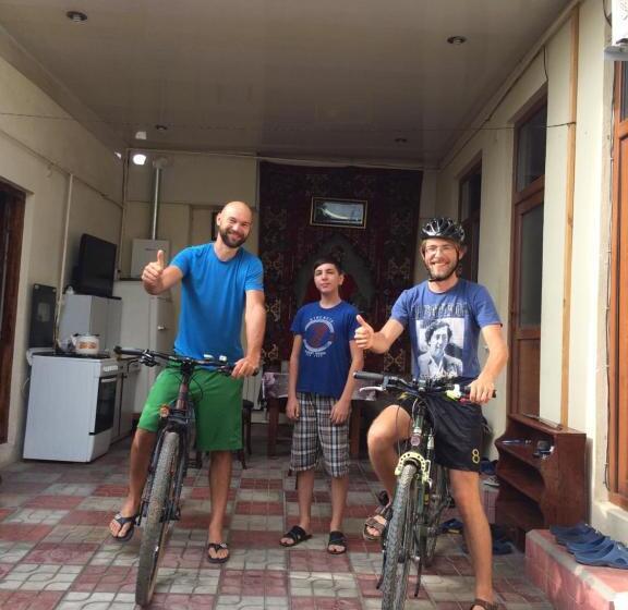 هاستل Huseyn Houses