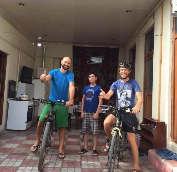 هاستل Huseyn Houses