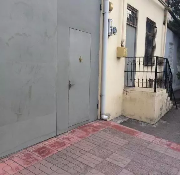 هاستل Huseyn Houses