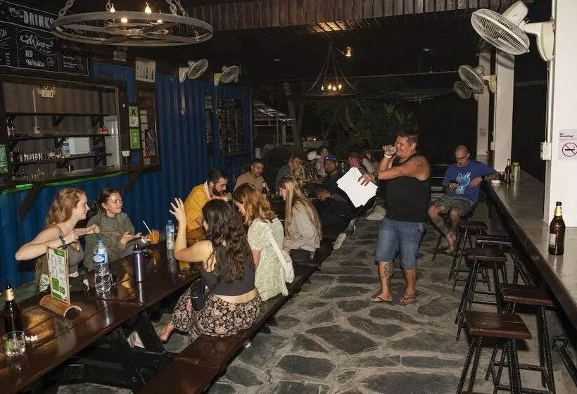 هاستل Mad Monkey Luang Prabang