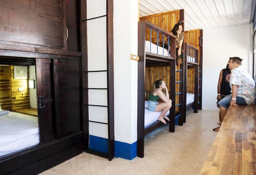 ユースホステル Mad Monkey Luang Prabang