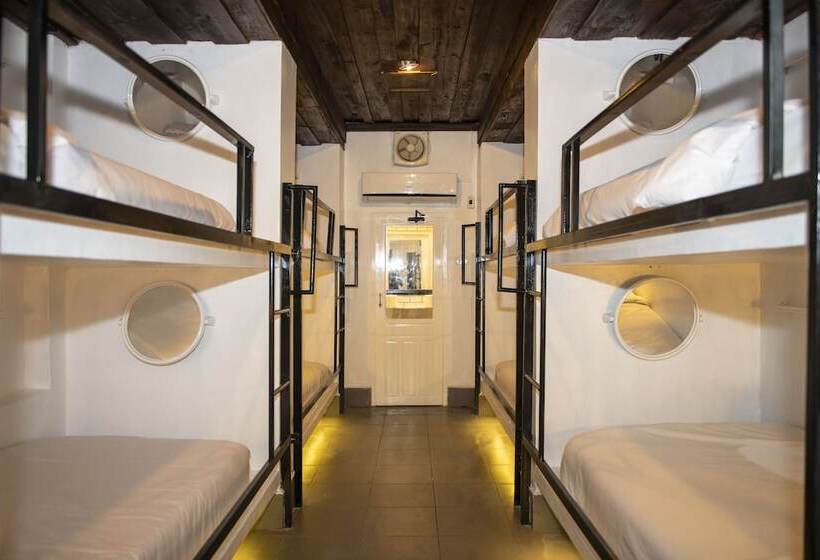 ユースホステル Mad Monkey Luang Prabang