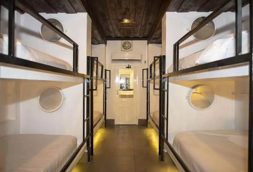 هاستل Mad Monkey Luang Prabang