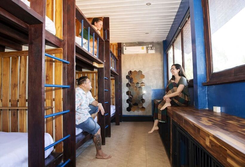 ユースホステル Mad Monkey Luang Prabang