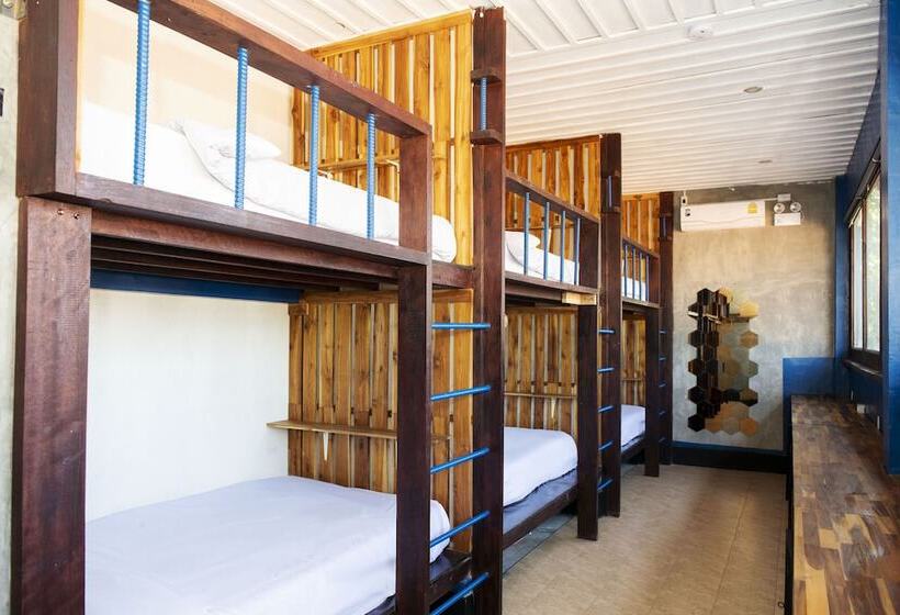 ユースホステル Mad Monkey Luang Prabang