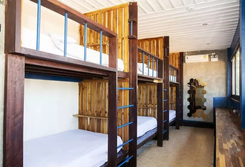 هاستل Mad Monkey Luang Prabang