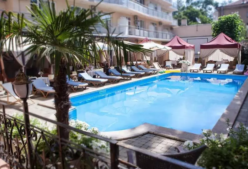 Arcada Apartments