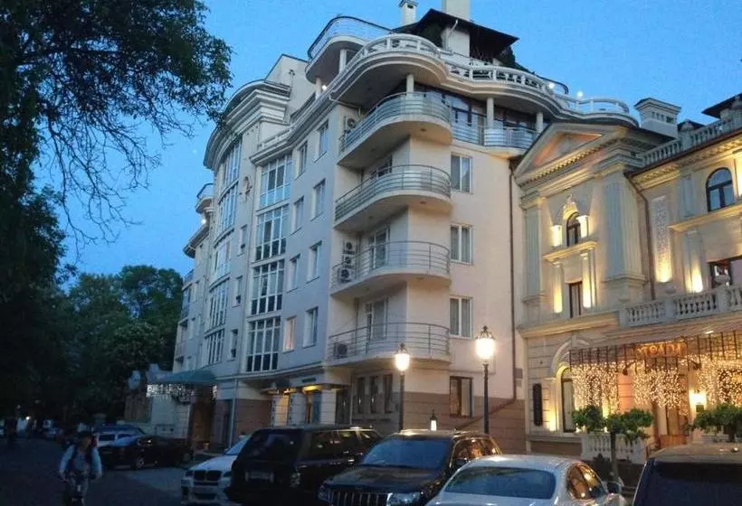 Arcada Apartments
