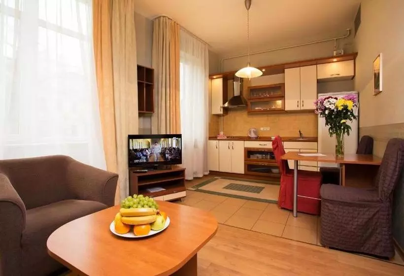 Arcada Apartments