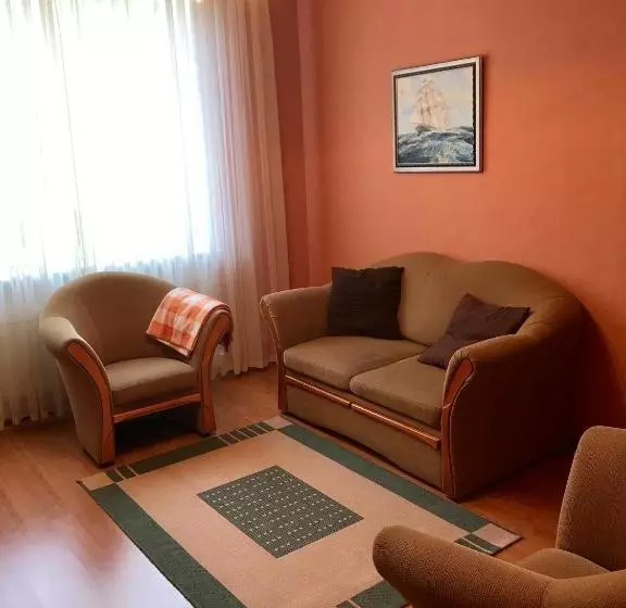 Arcada Apartments