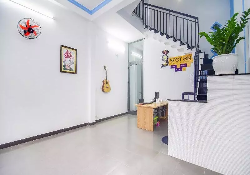 ホテル Spot On 806 Net Viet Homestay