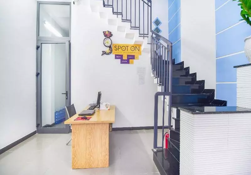 ホテル Spot On 806 Net Viet Homestay