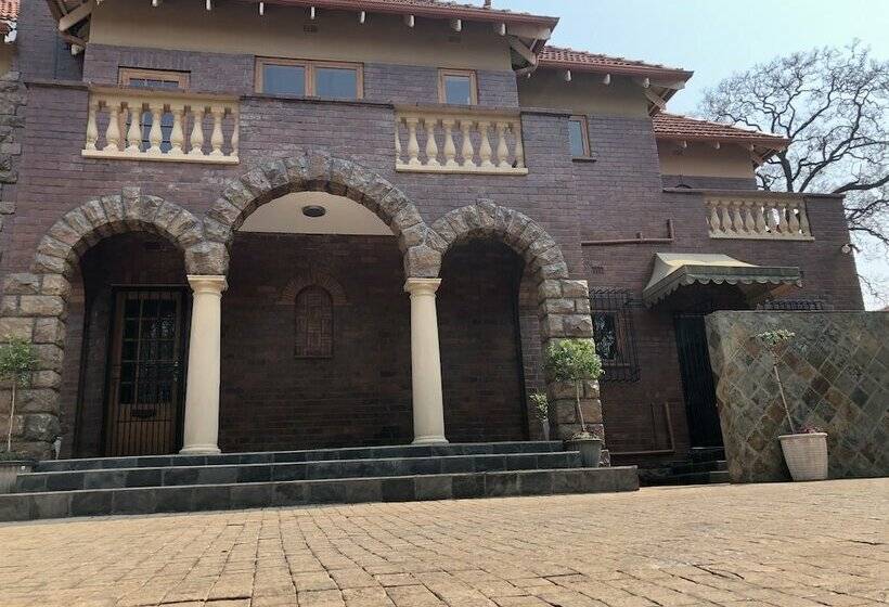 Houghton Hill Cottage