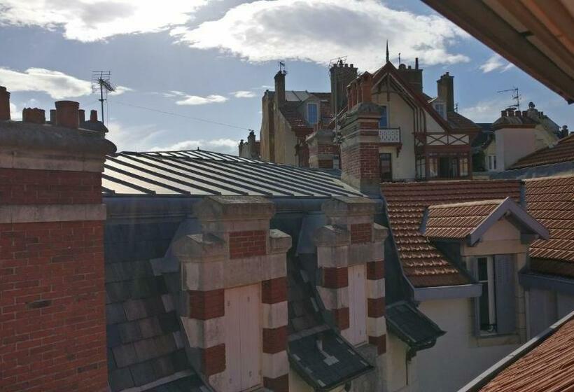 Le Rooftop Des Halles